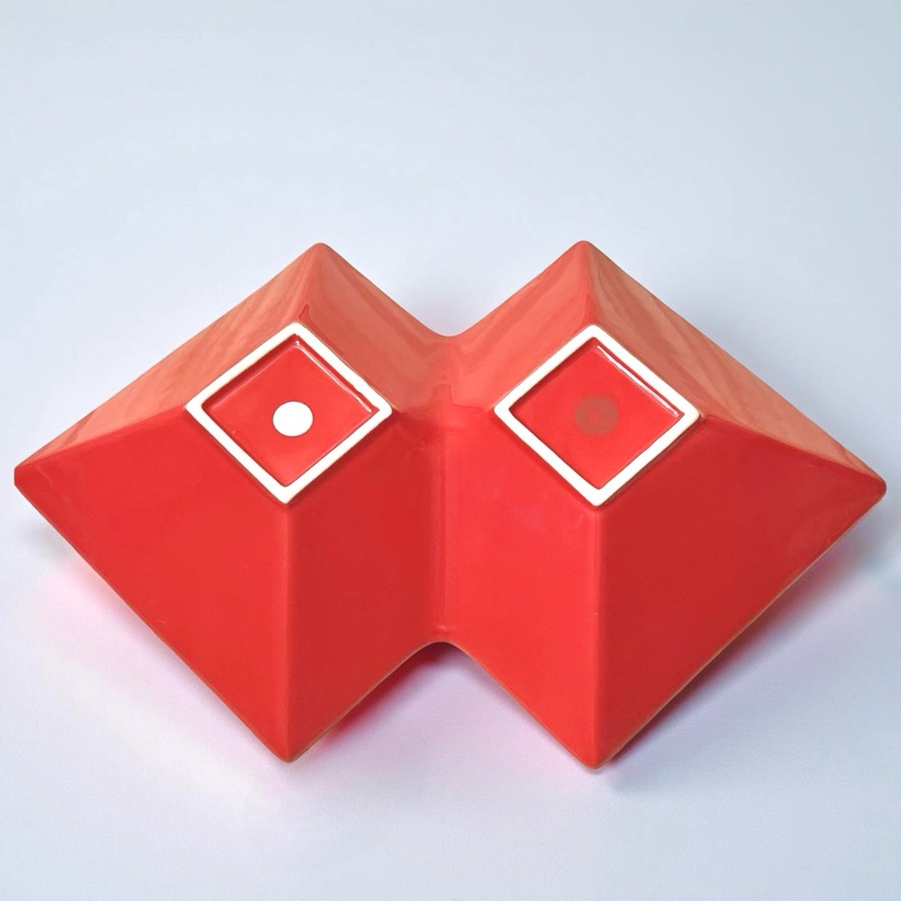 Red Geometric Ceramic Ashtray - Picture 2 of 16